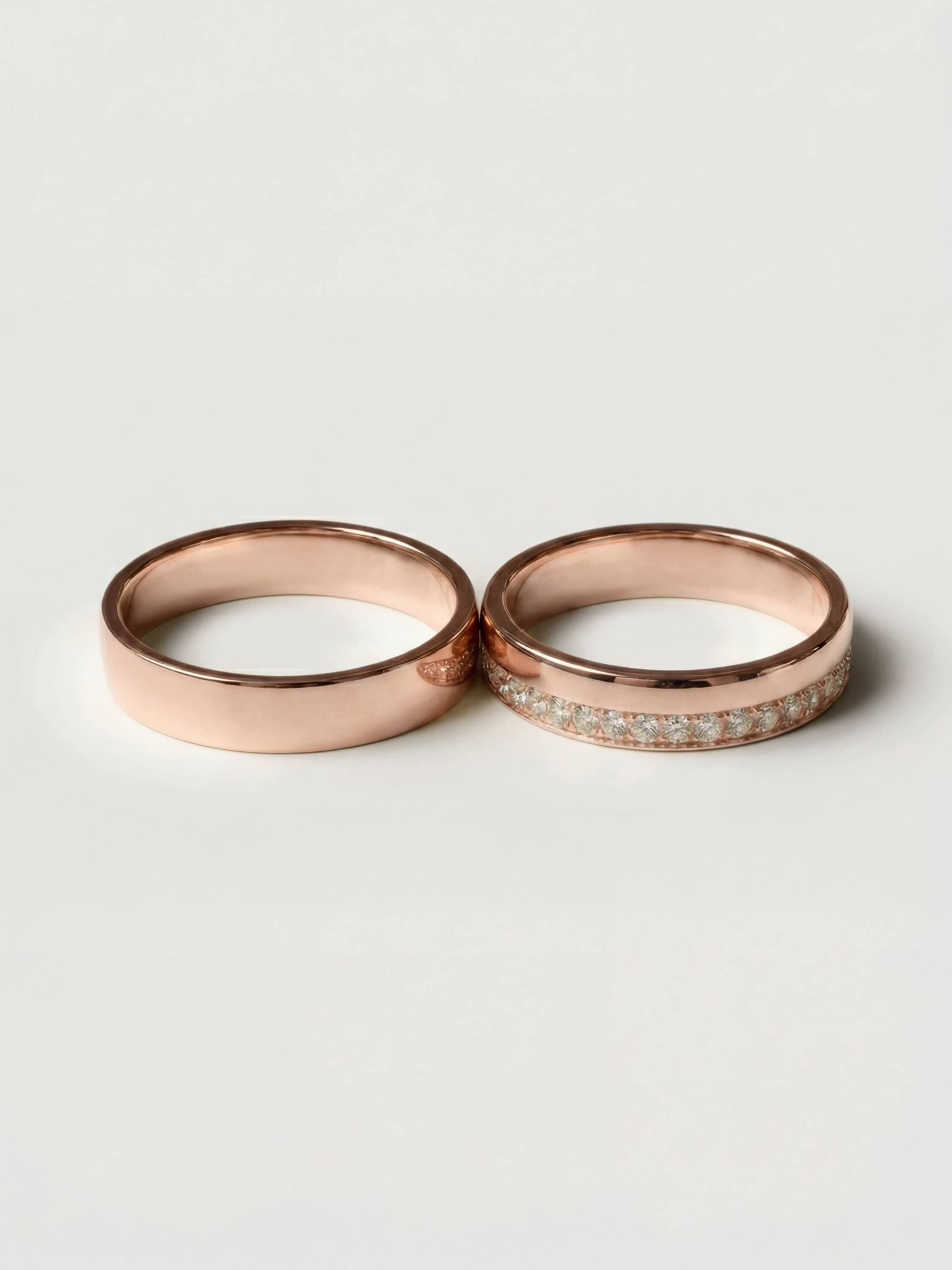 Classic 5mm and Threshold duo wedding rings in rose gold