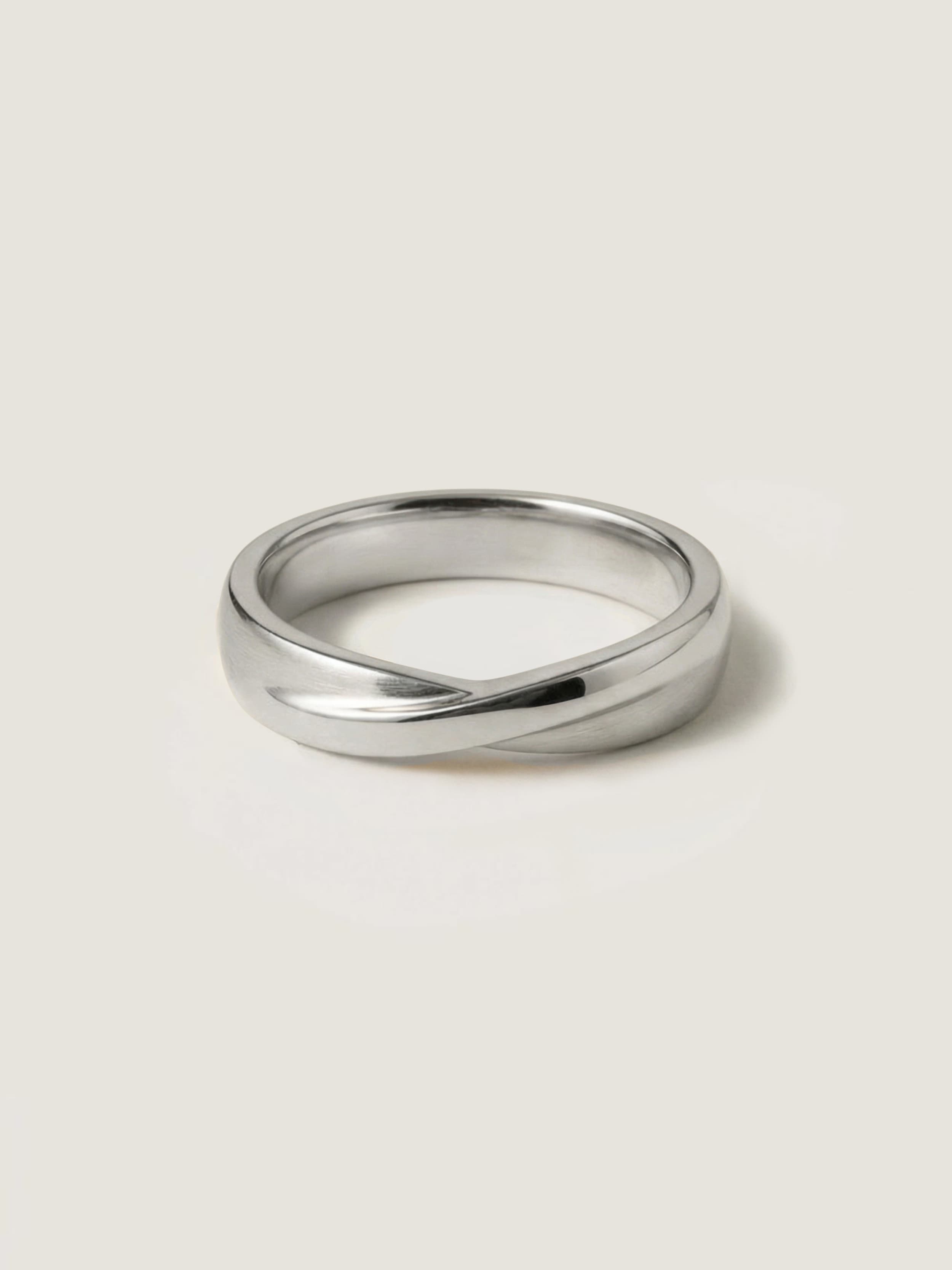 Union Ring in White Gold