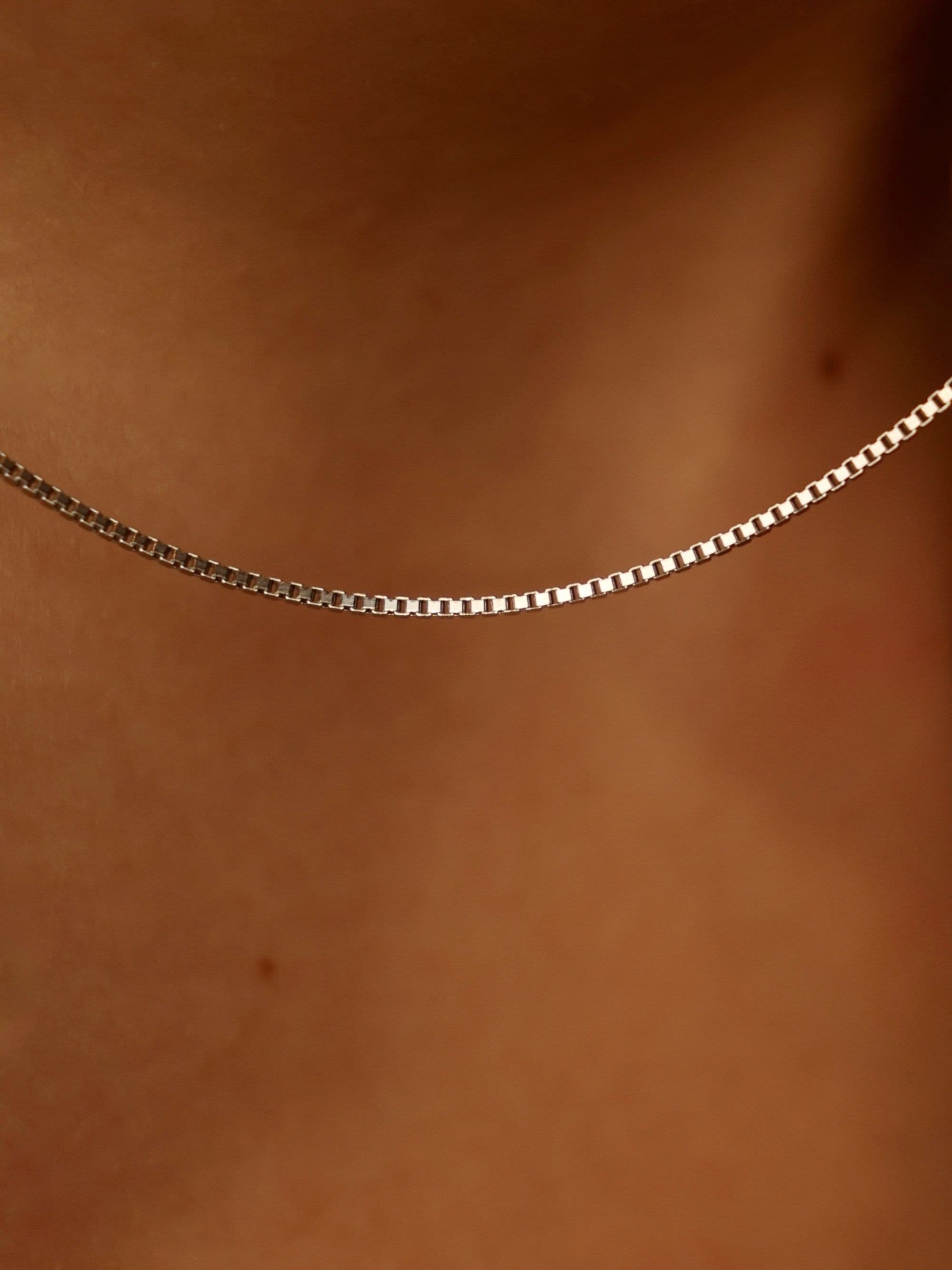 Venezia Chain detail in white gold