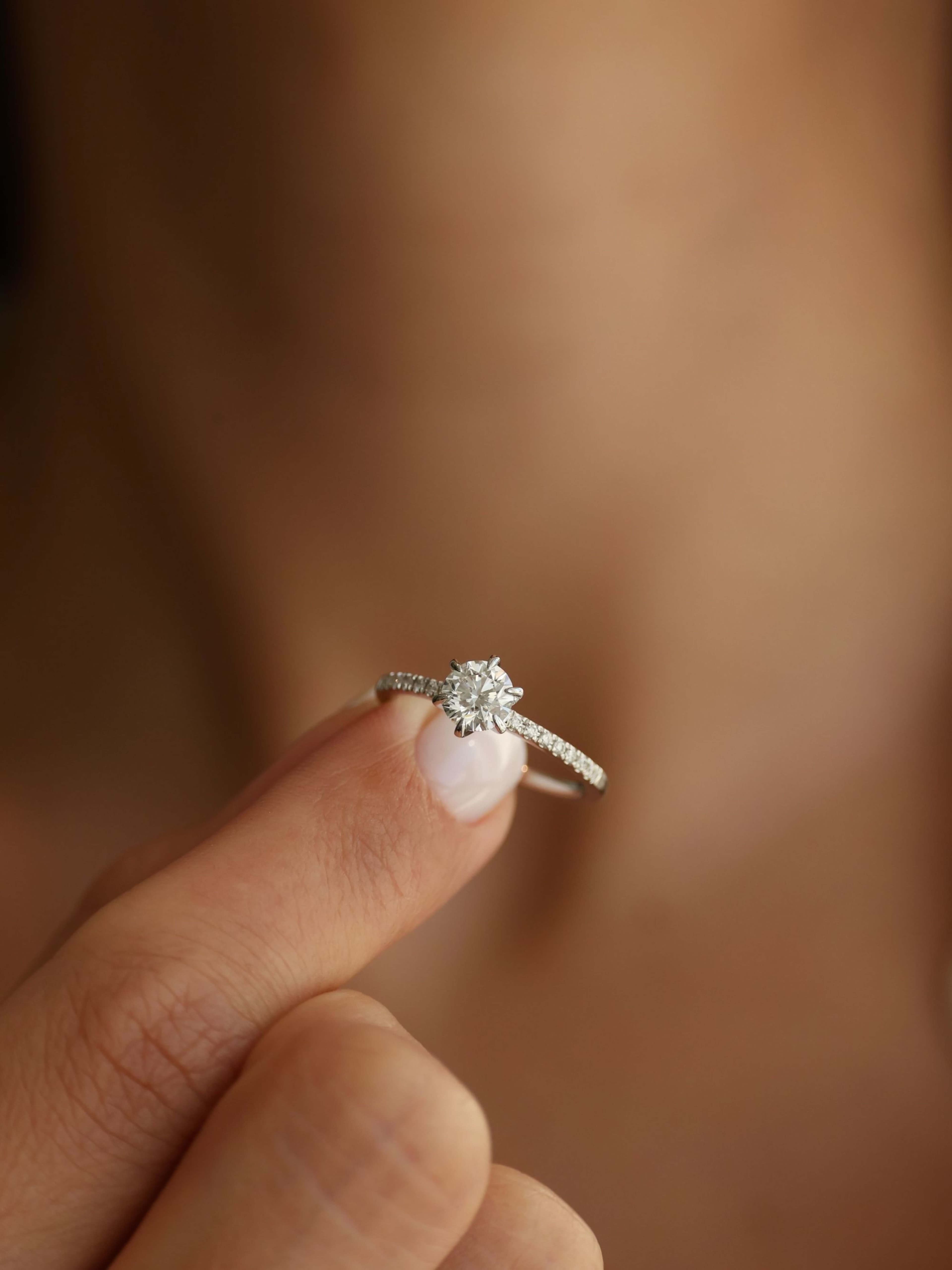 Aurelia Pavé Ring on finger in white gold v2