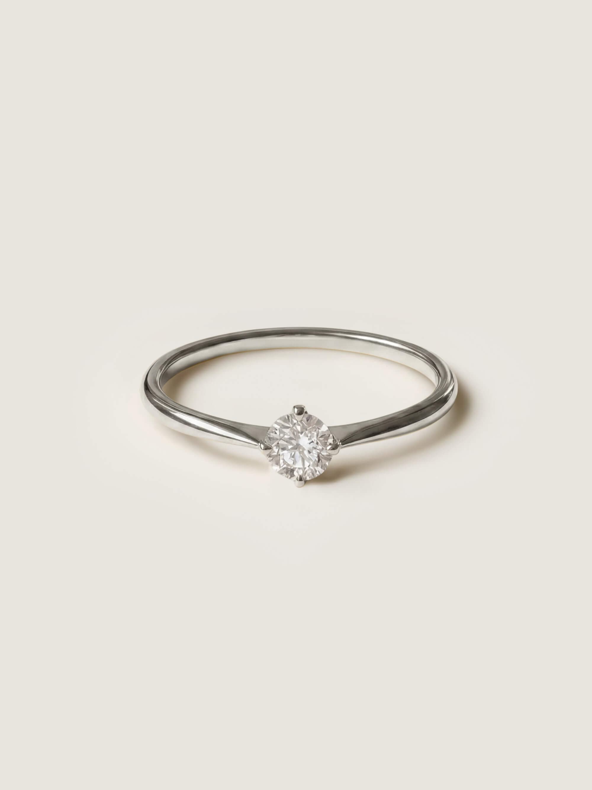 Cardinal Ring in white gold
