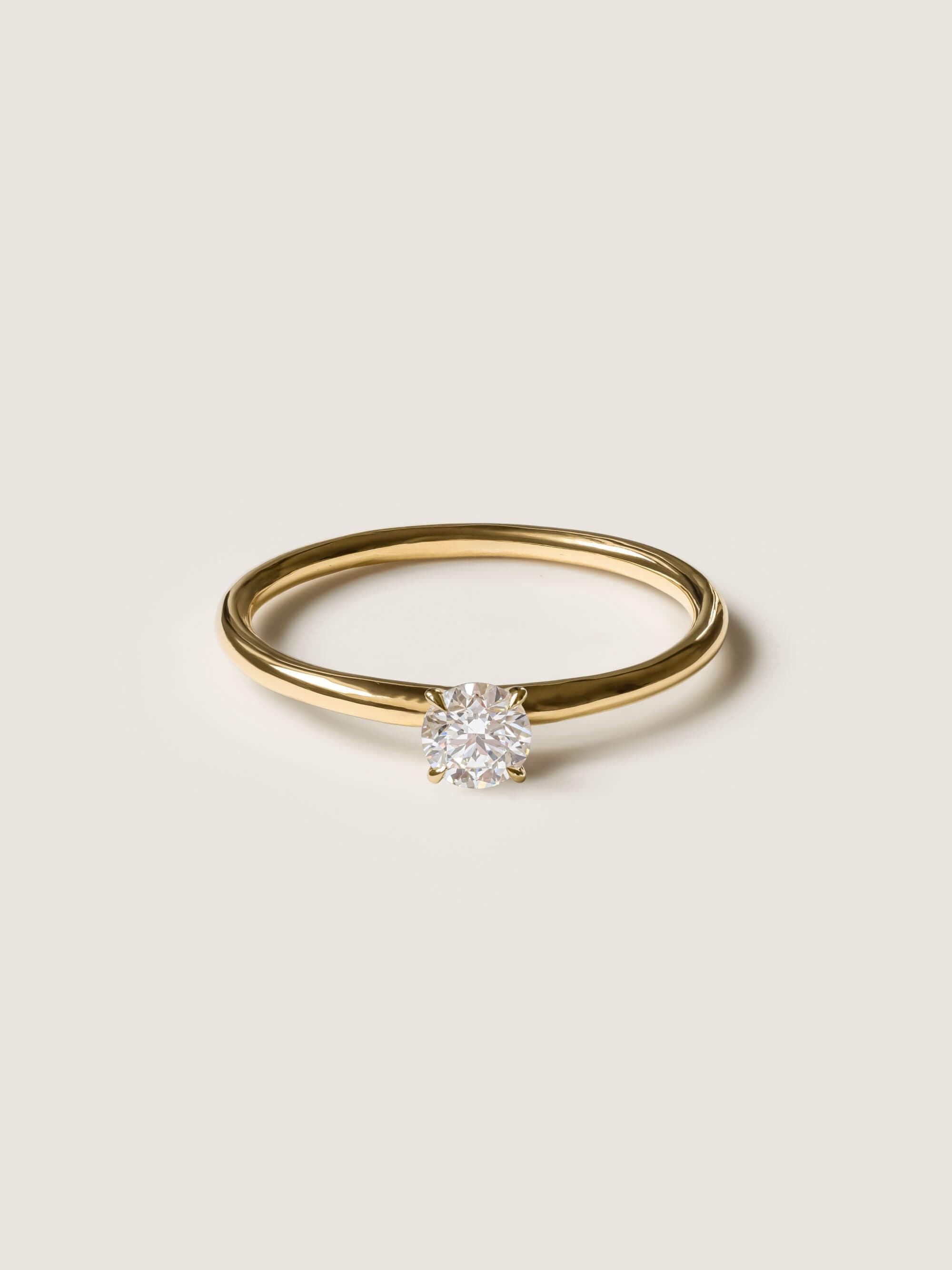 Classic Ring in yellow gold