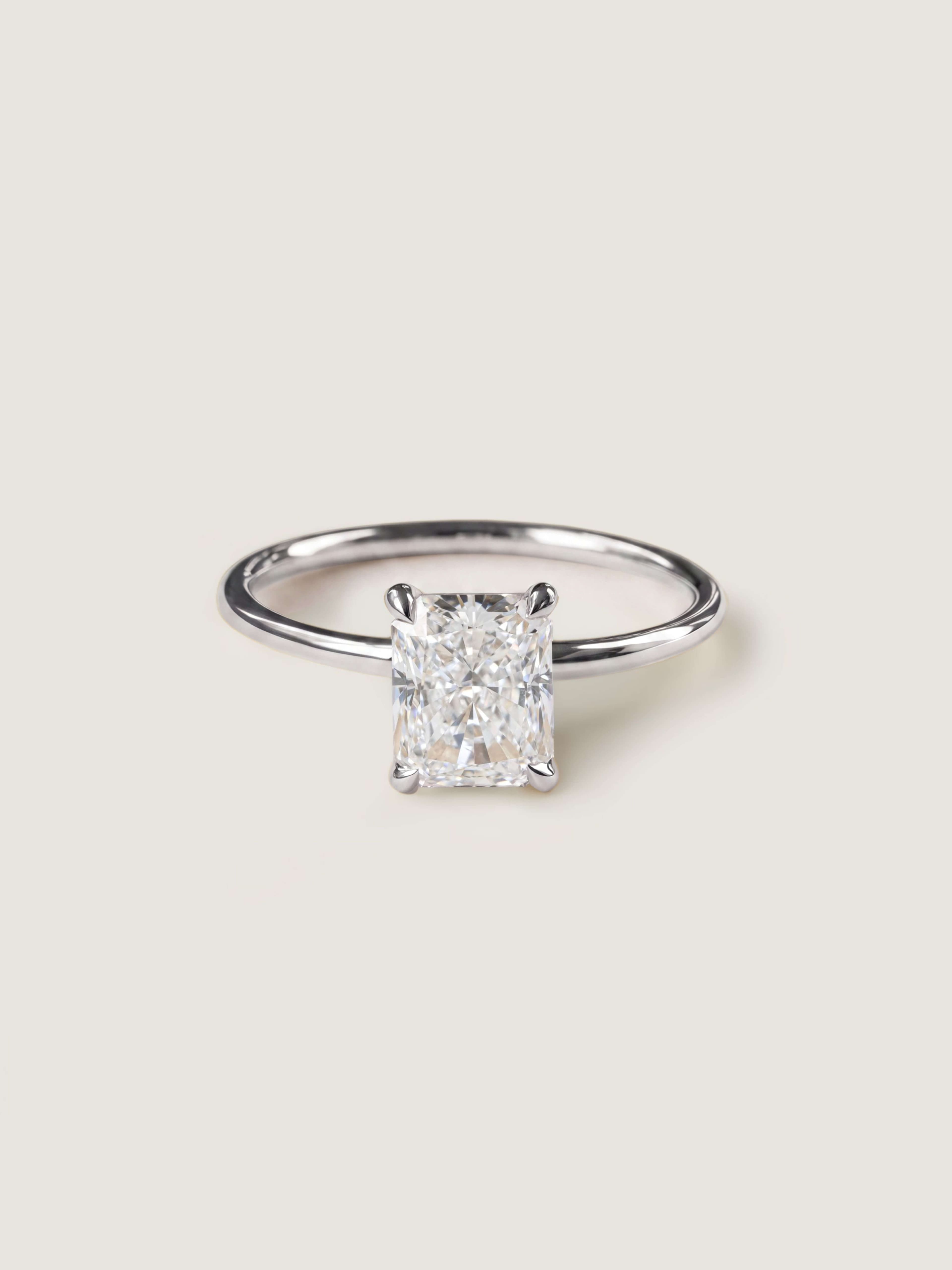 Classic Emerald Cut Ring M in white gold