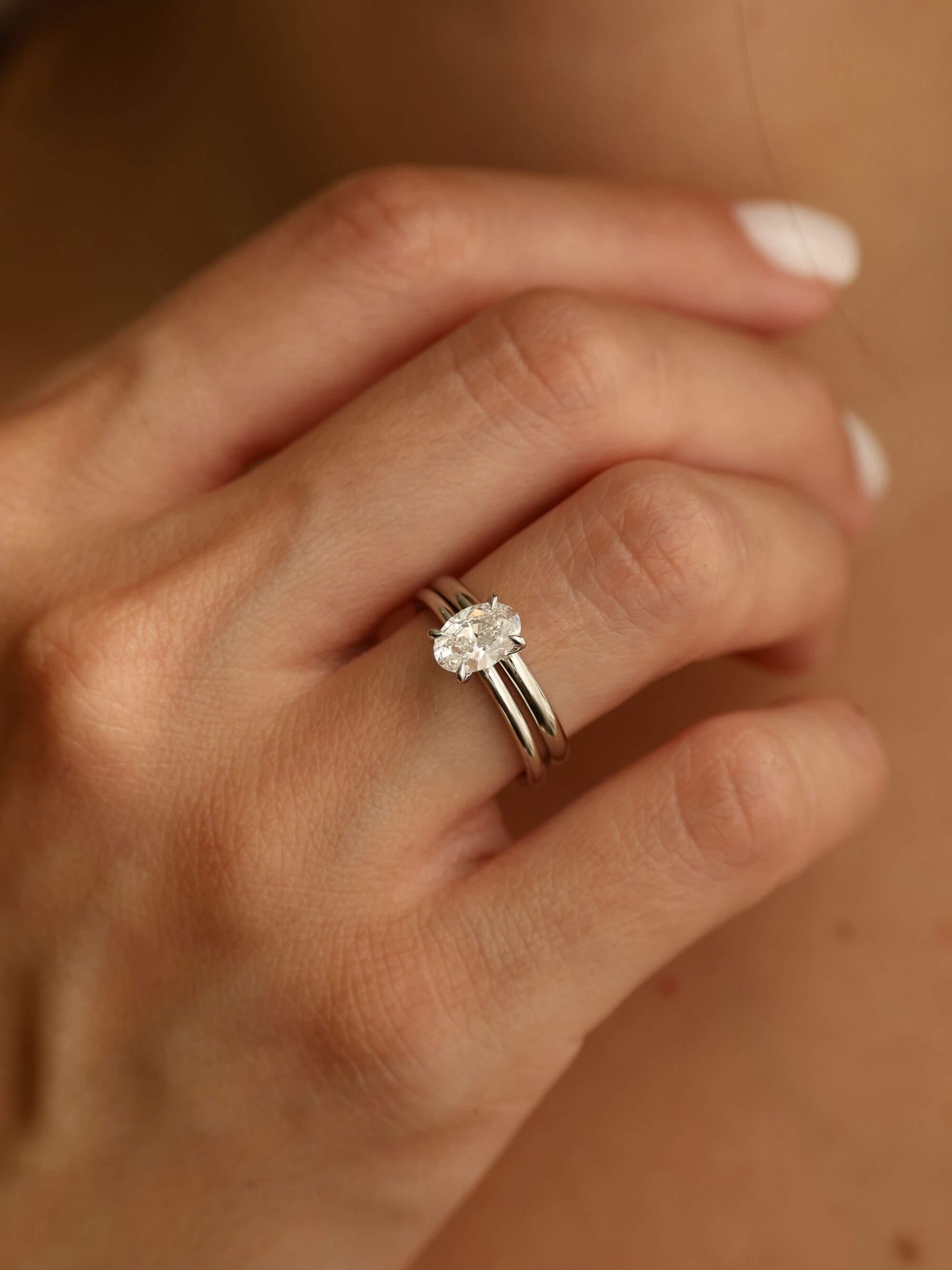 Classic Oval Cut Ring M combined view