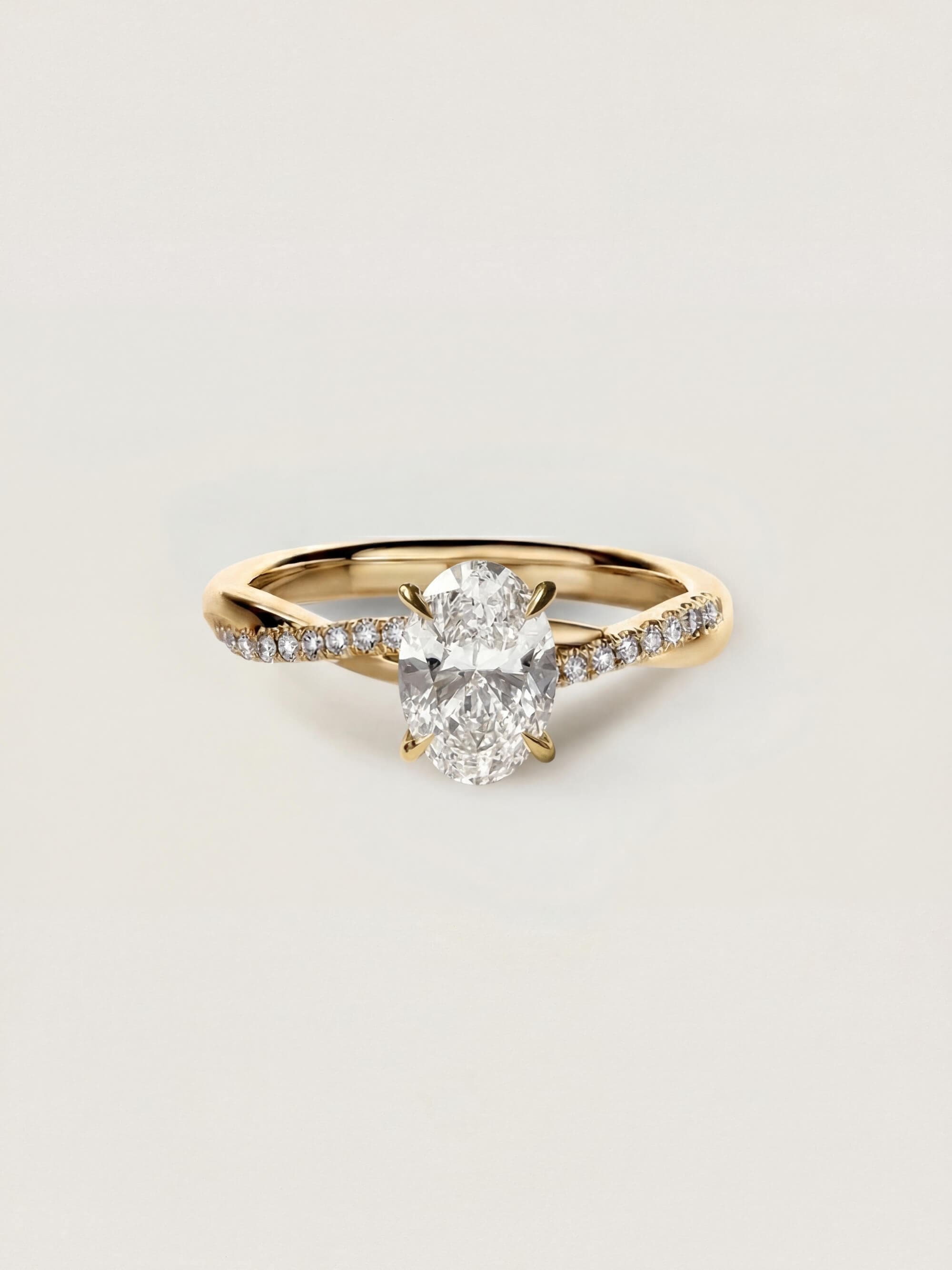 Infinity Oval Cut Ring in yellow gold