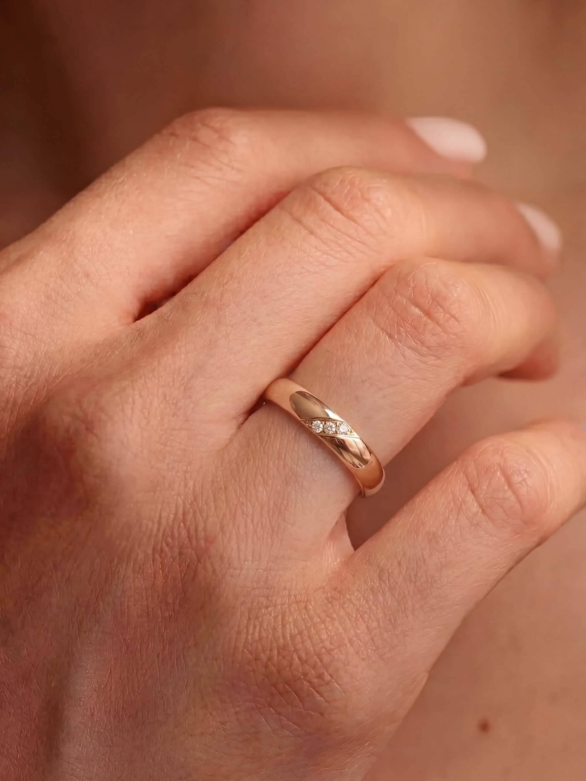 Aurora Ring on hand