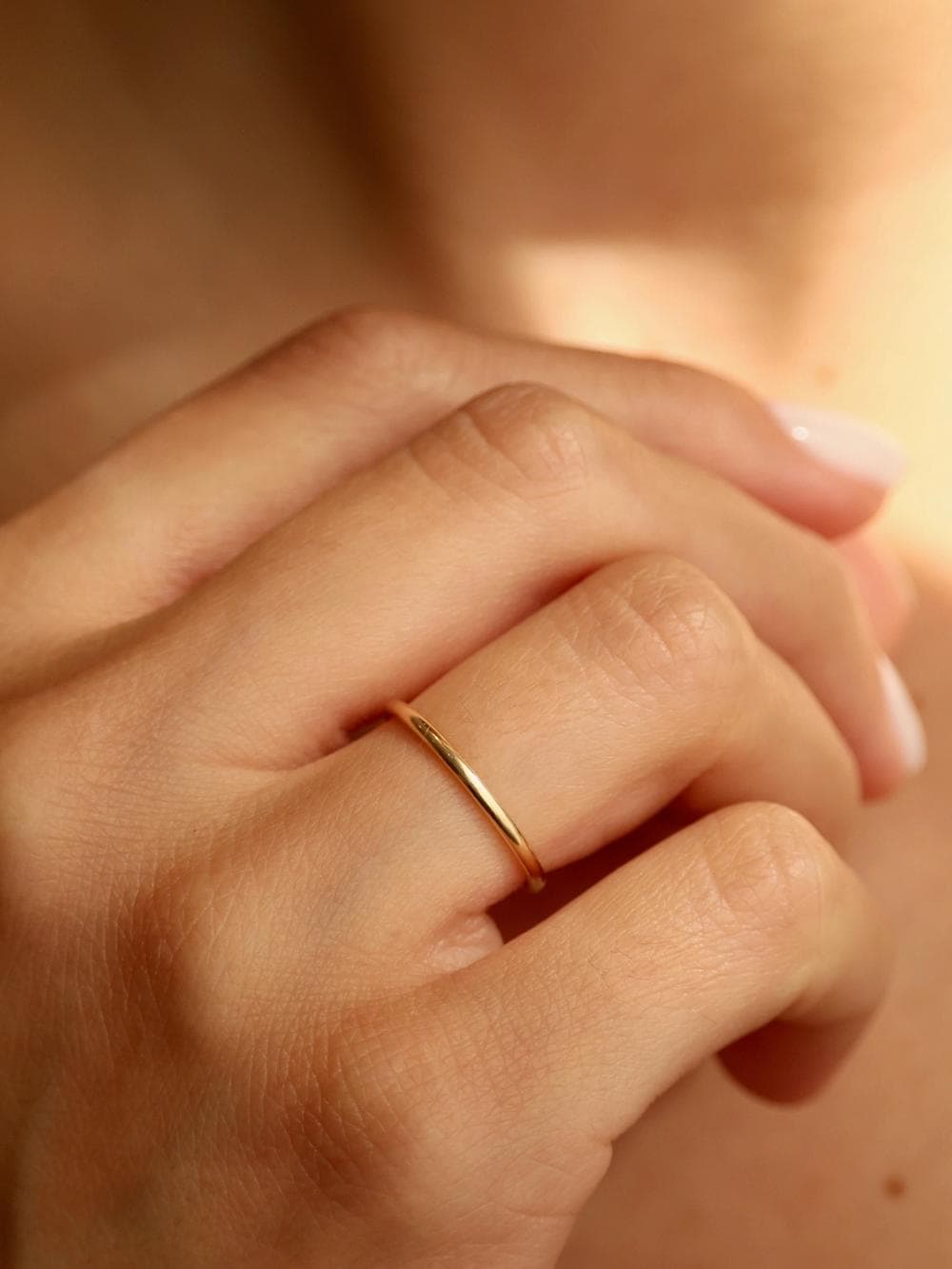 Classic 1mm Wedding Ring with hand v2