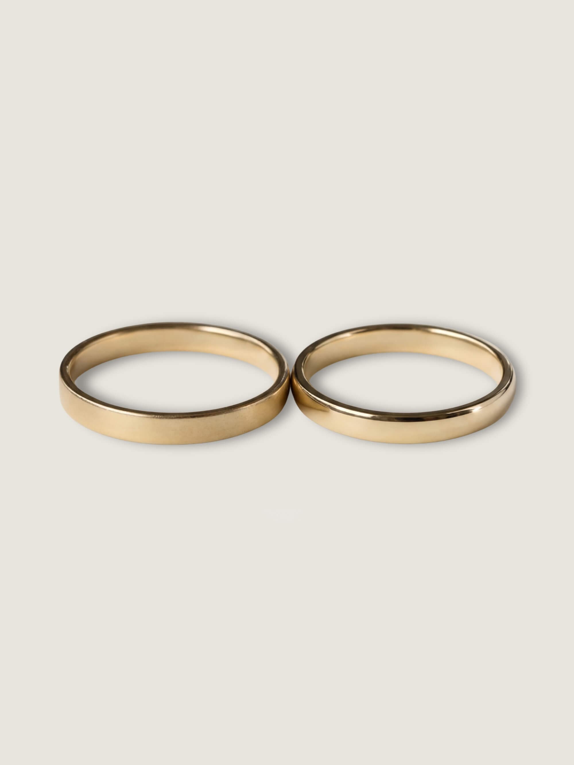 Classic duo wedding rings 2 mm and 3 mm in yellow gold