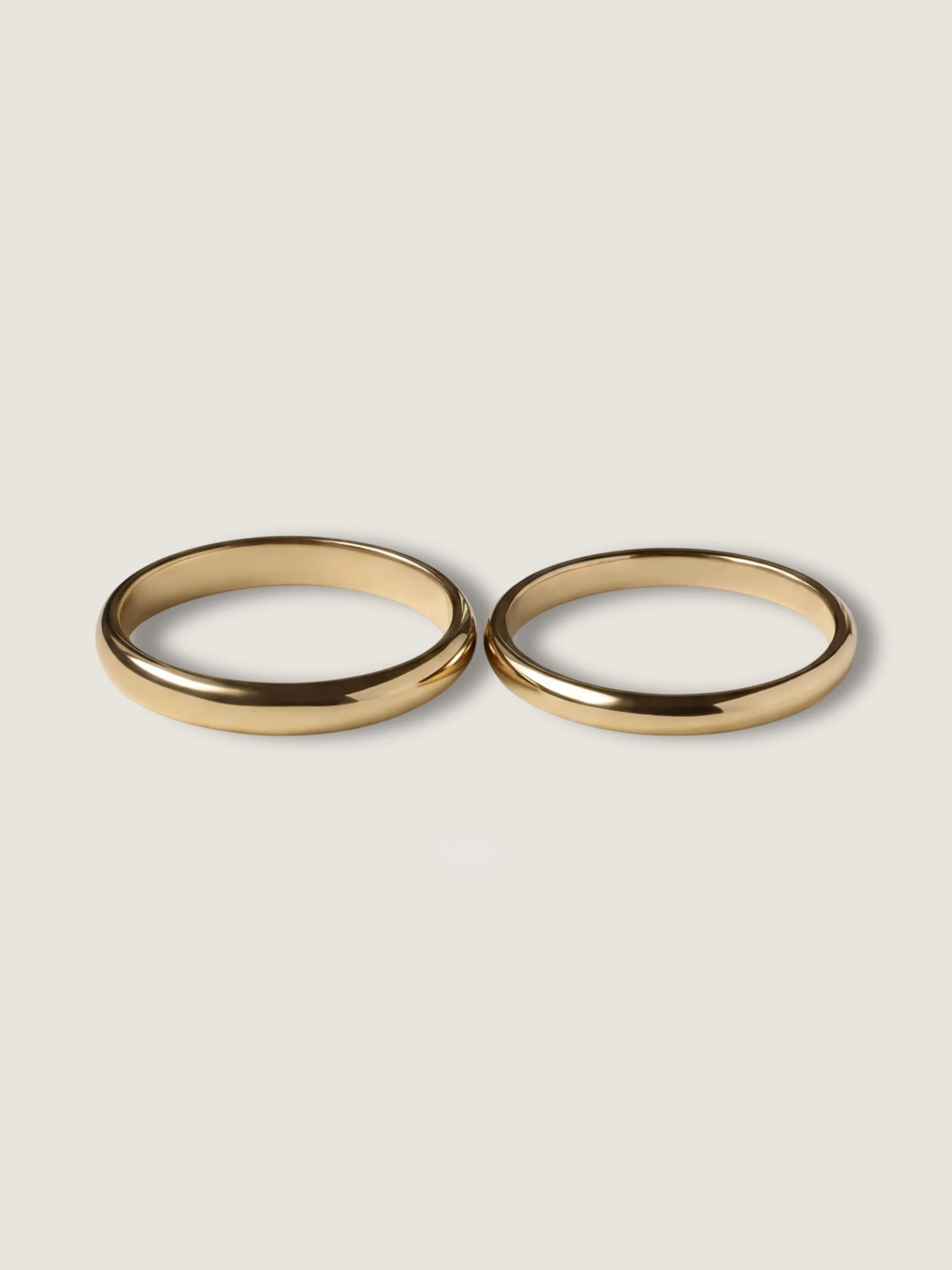 Classic half-round duo wedding rings 2 mm and 3 mm in yellow gold