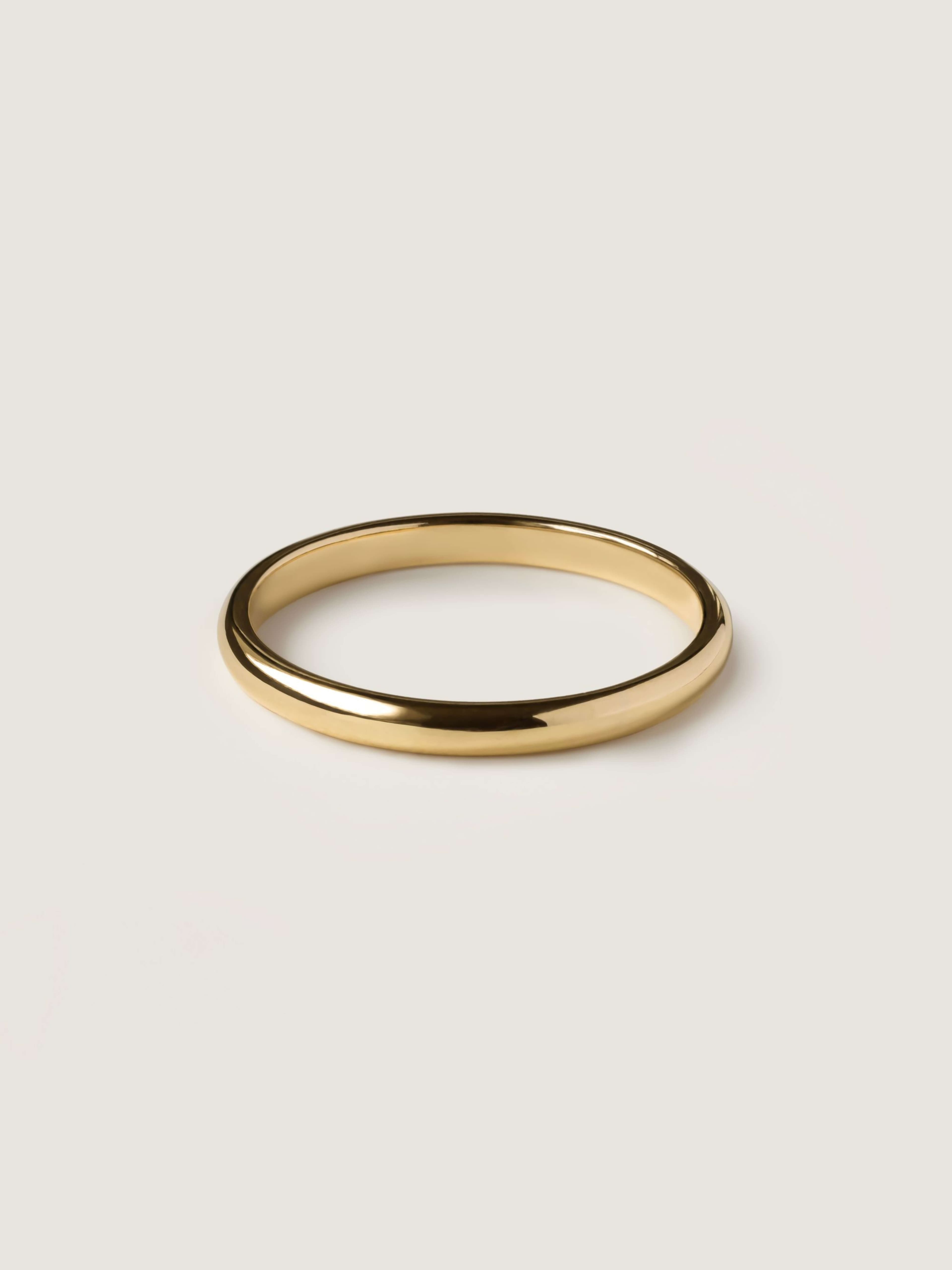 Classic 2 mm half-round wedding ring in yellow gold