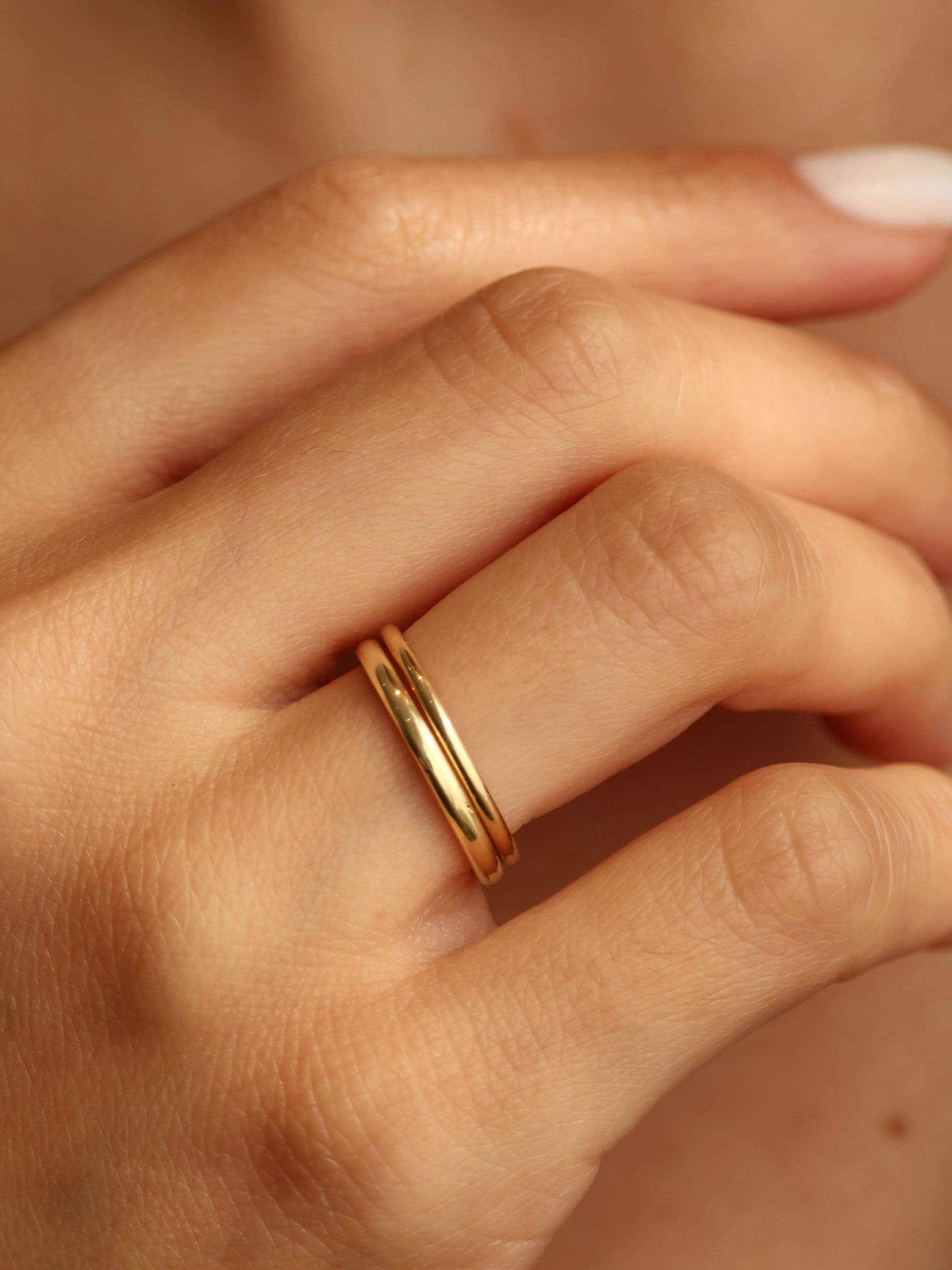 Classic 2 mm half-round wedding ring size guide