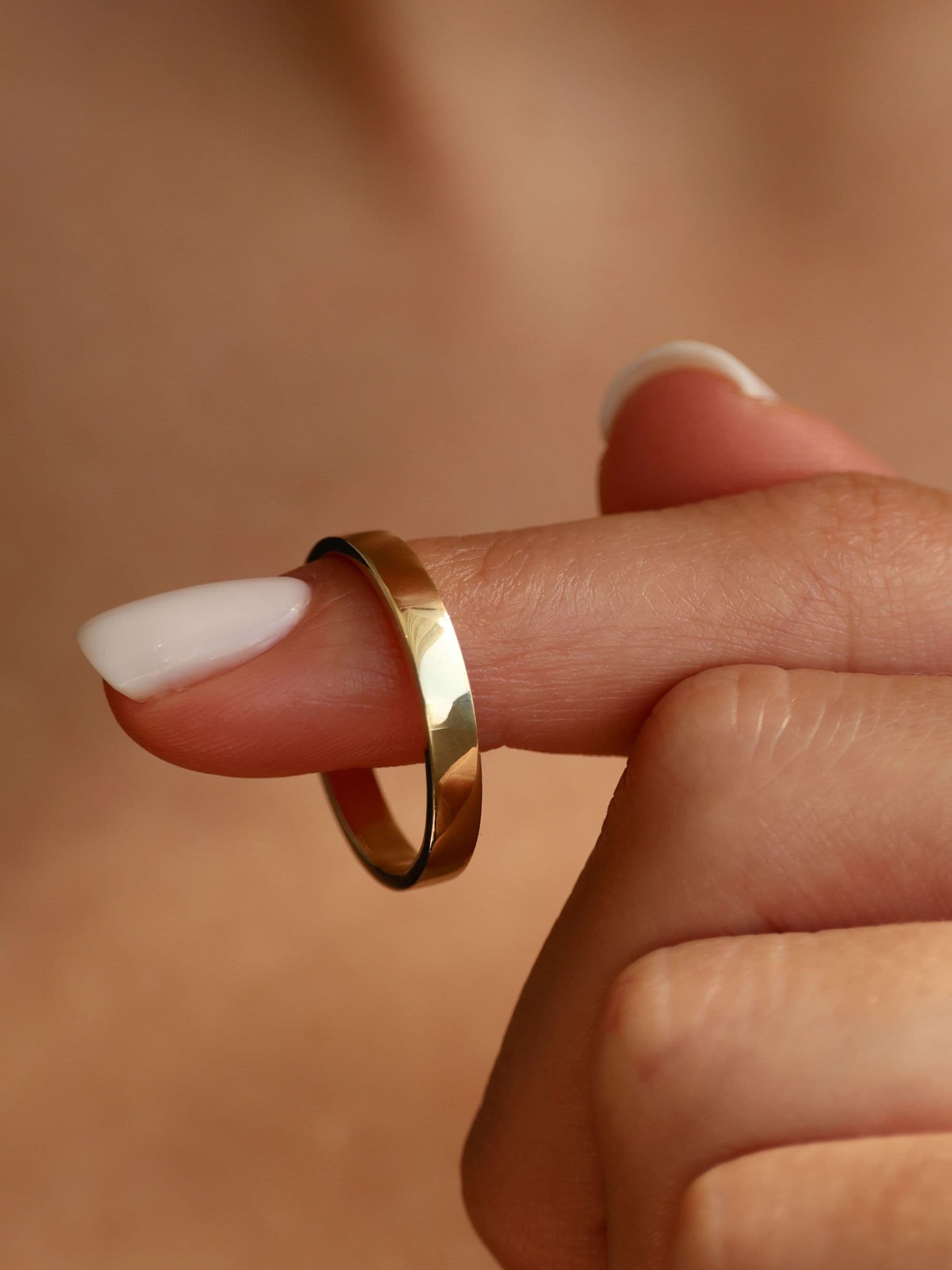 Classic 3mm Wedding Ring with finger