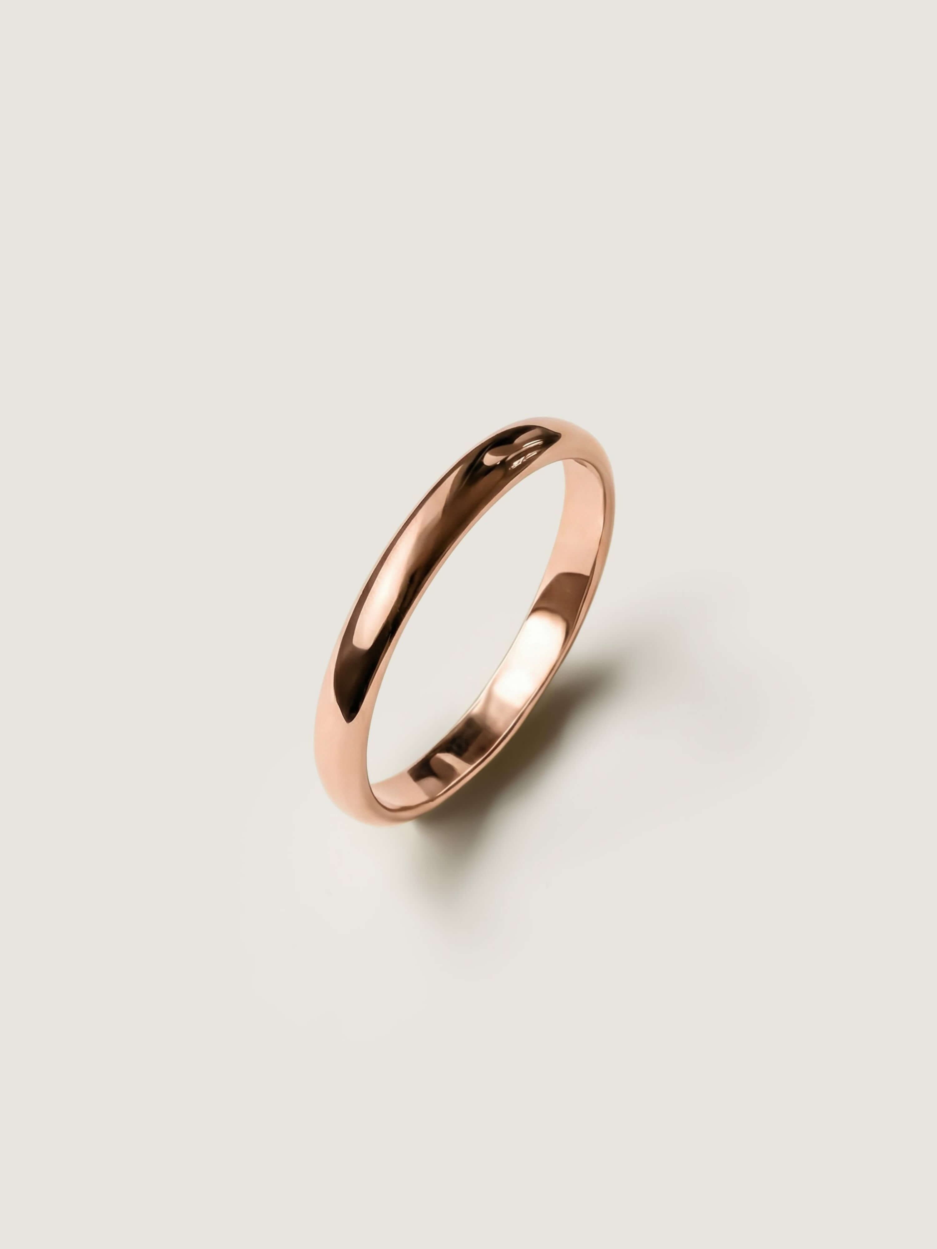 Classic 3 mm half-round men's wedding ring in rose gold