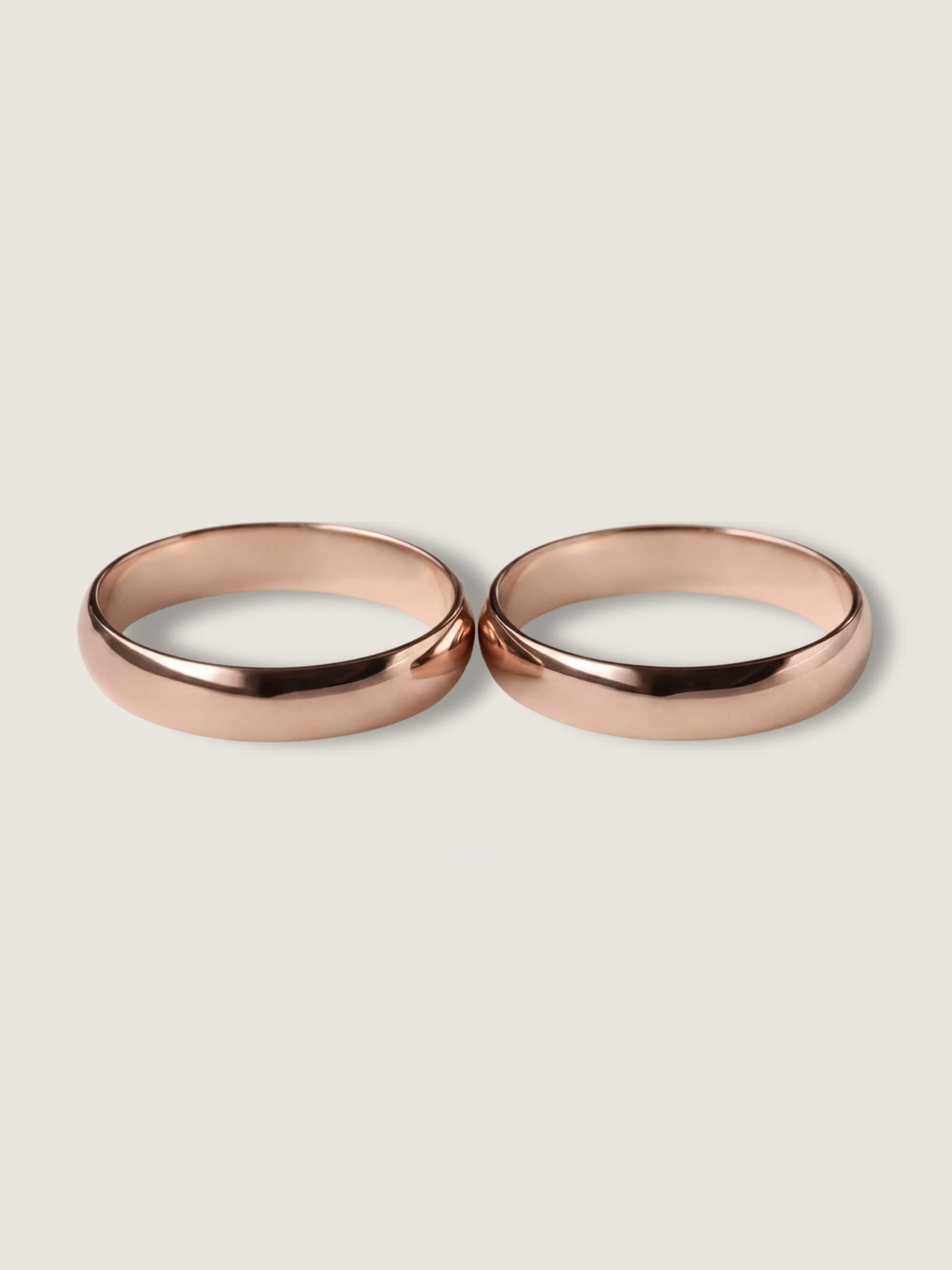 Classic half-round 5 mm duo wedding rings in rose gold