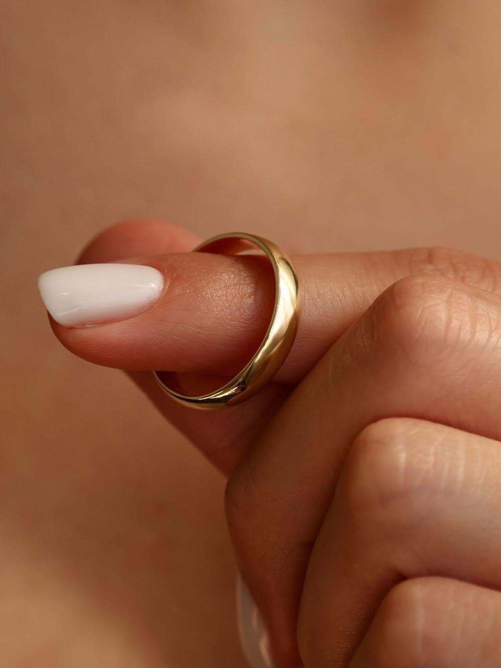 Classic 5 mm half-round men's wedding ring with subject v3