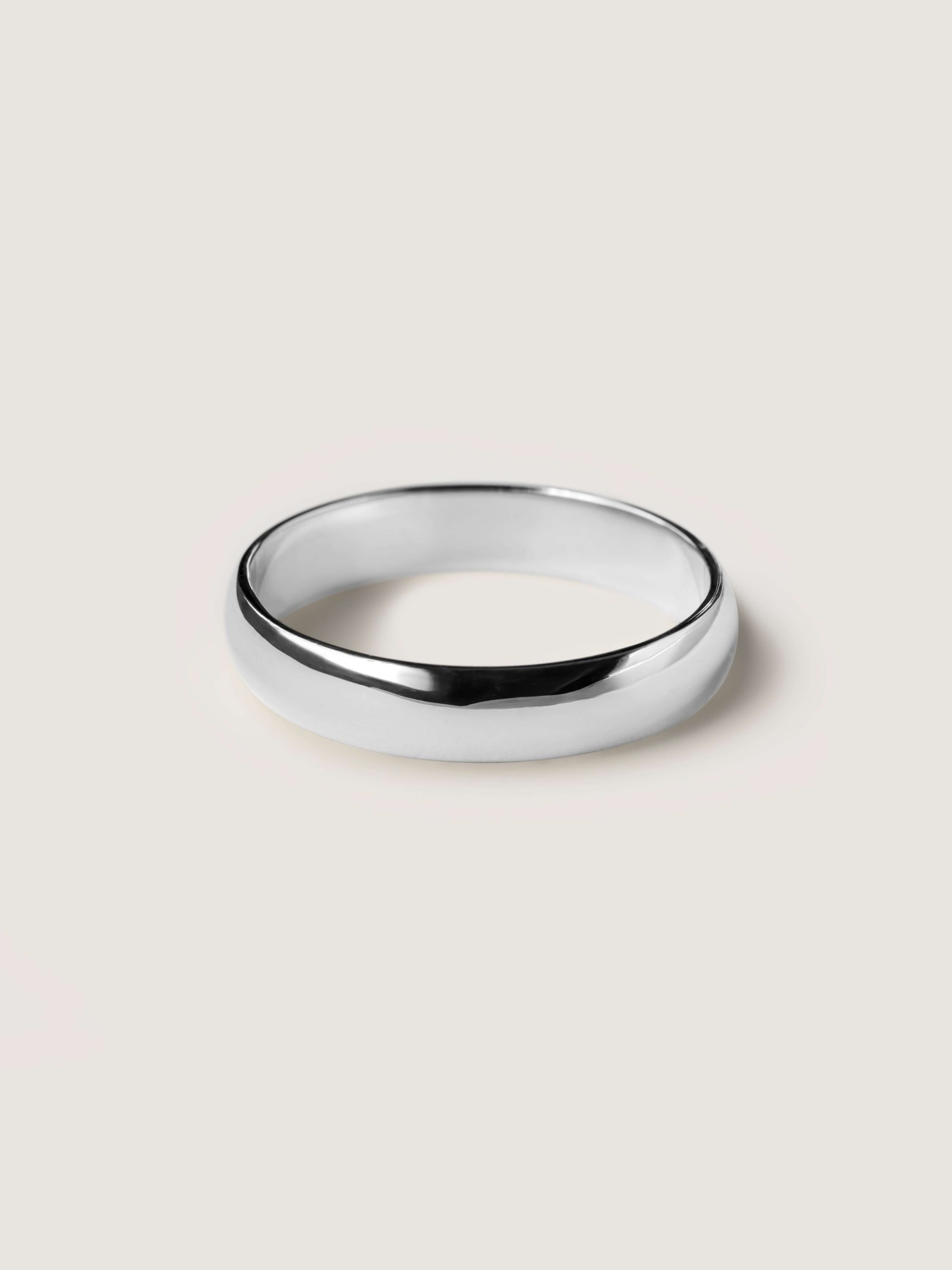 Classic 5 mm half-round men's wedding ring in white gold