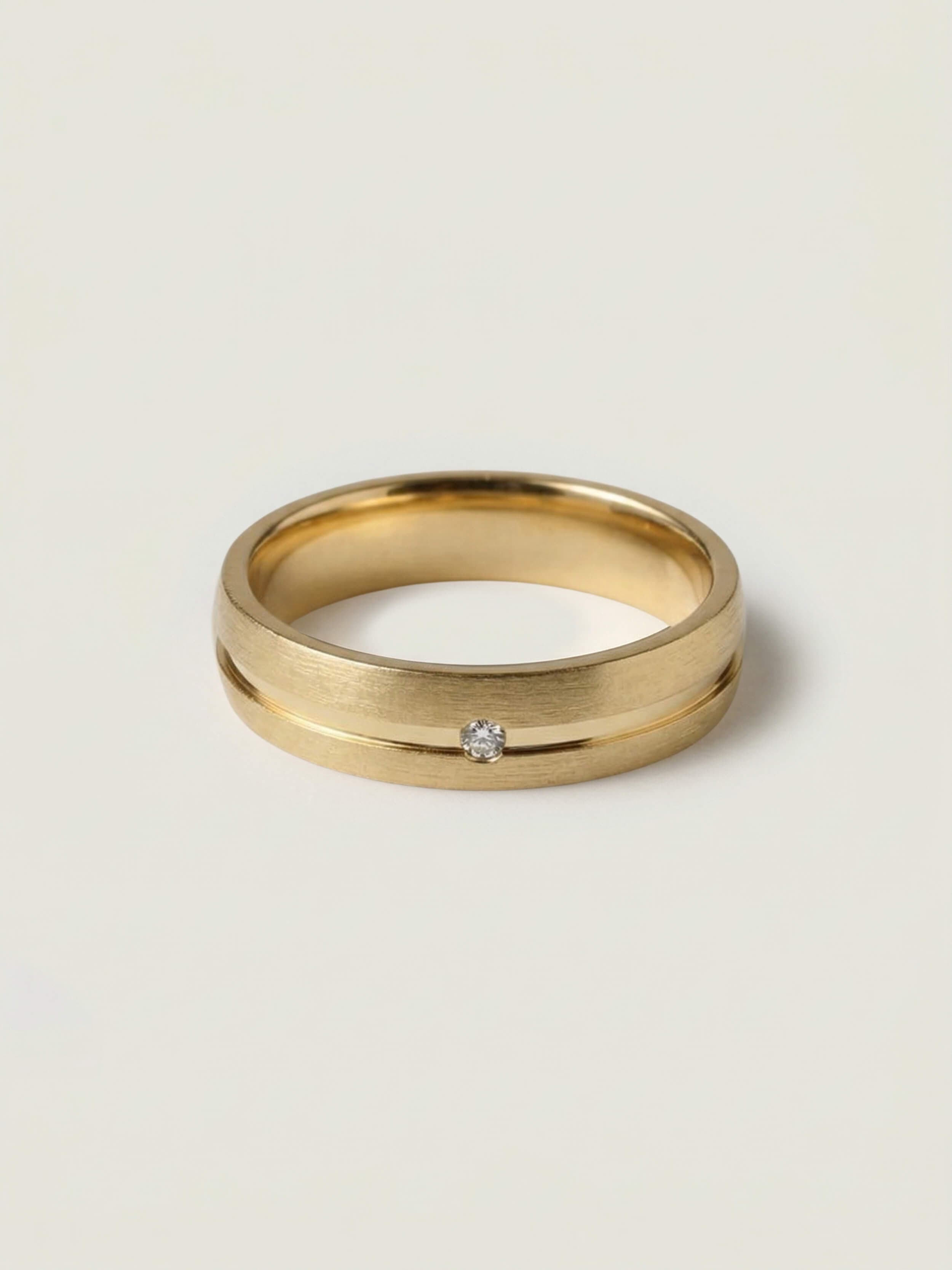 Starlit Horizon Ring in Yellow Gold