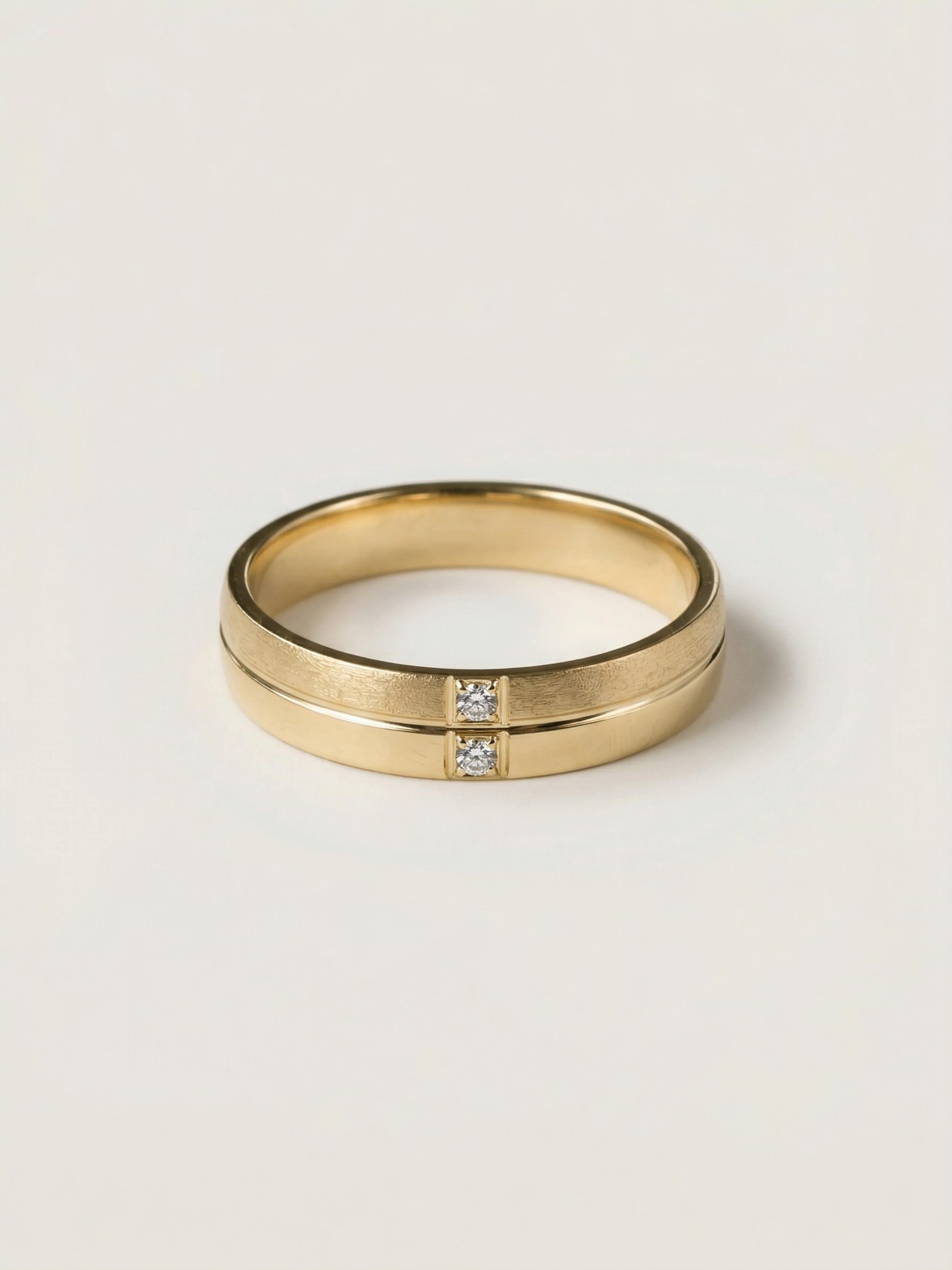 Stellar Relief Ring in Yellow Gold