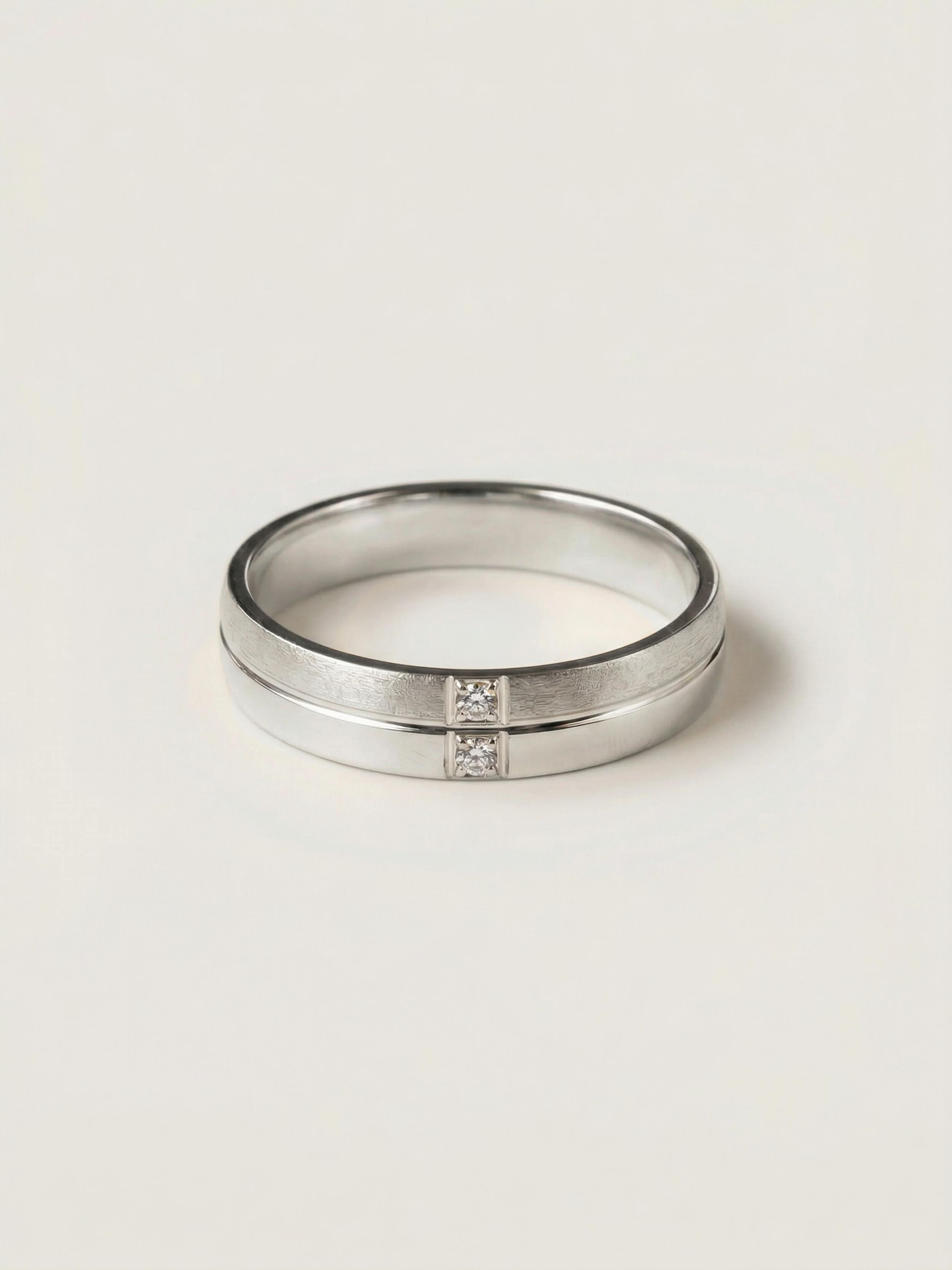 Stellar Relief Ring in White Gold