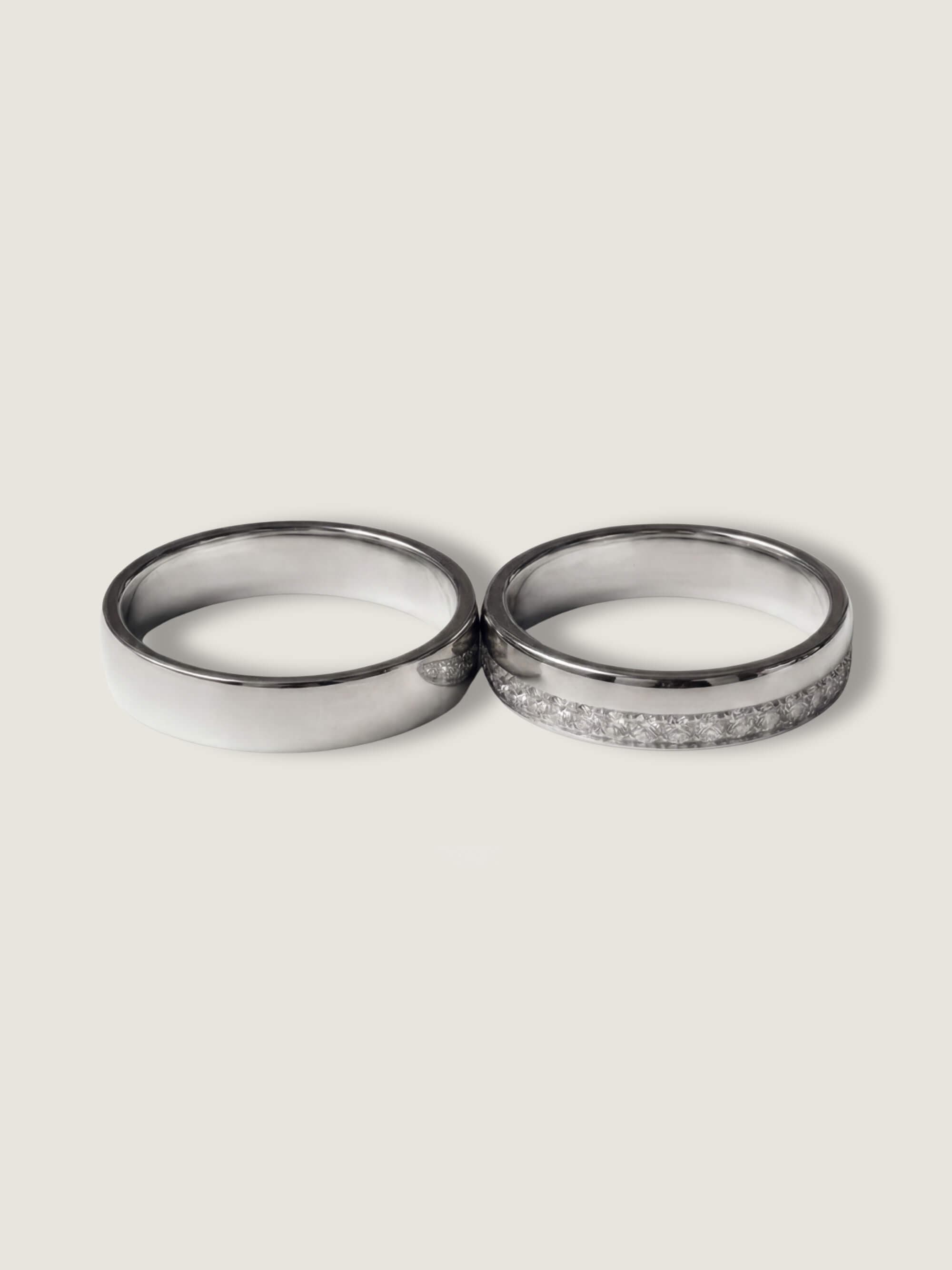 Classic 5mm and Threshold duo wedding rings in white gold