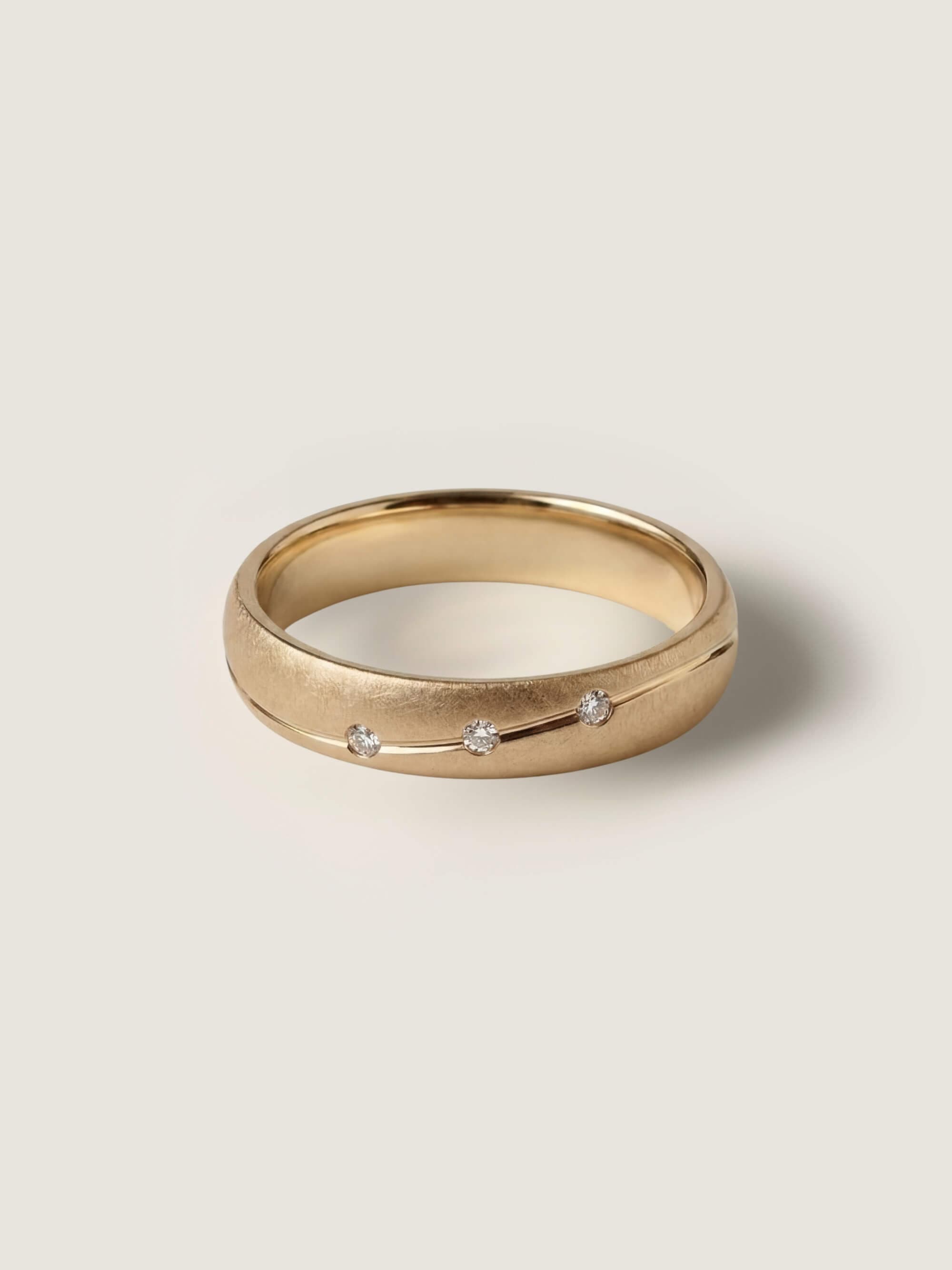 Starlit Waves Ring in Yellow Gold