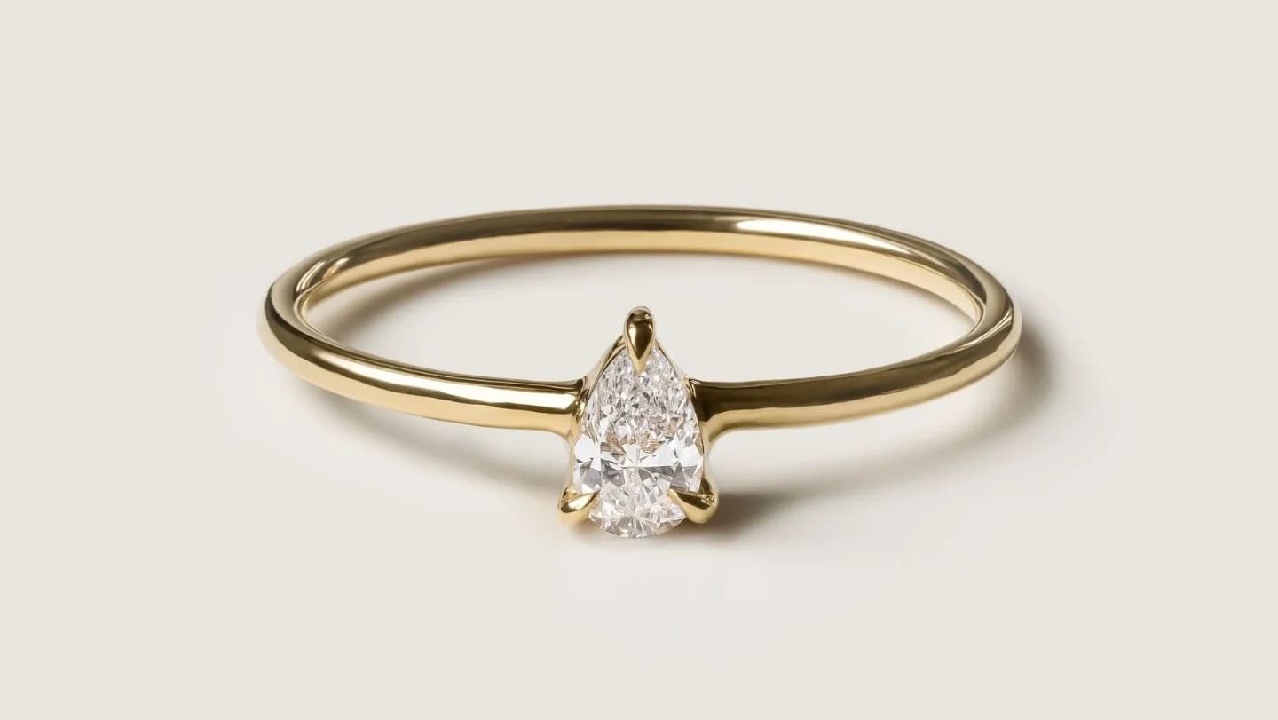 Anillo Clásico Corte Pera