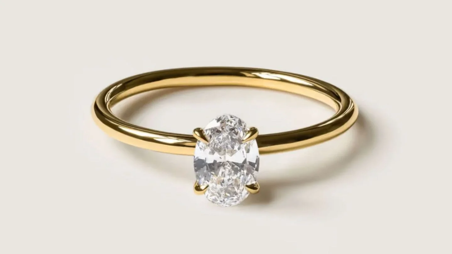 Anillo Clásico Corte Ovalado